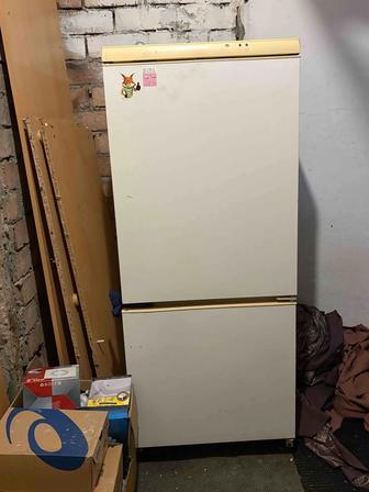 Продам холодильник