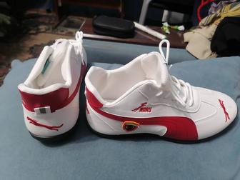 Кроссовки весенние.