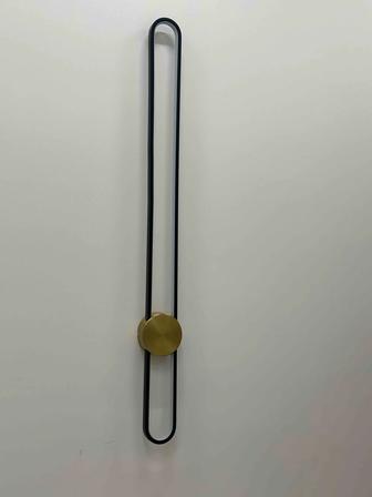 Бра высотой 120 см , латунь с черным, очень красиво смотрится