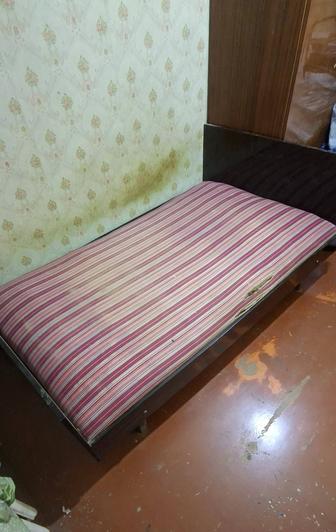 Отдам даром 1,5-спальнию кровать