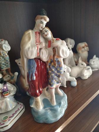 Фарфоровая статуэтка