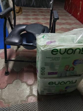 Продам стул- туалет и две пачки памперсов