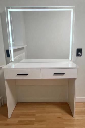 Туалетный столик