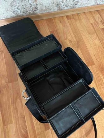 Продам кейс для визажистов