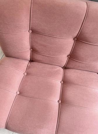 Продаю стильный диван