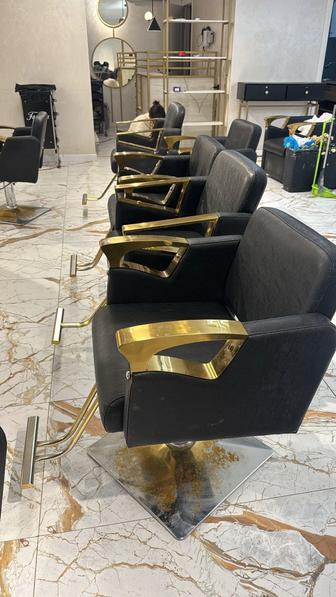 Парикмахерское кресло