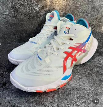 Кроссовки asics 38 размера оригинал