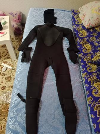 Гидрокостюм