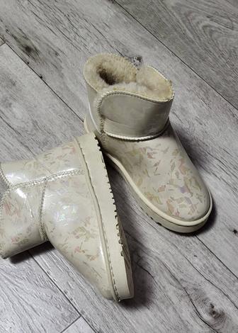 Продам новые угги