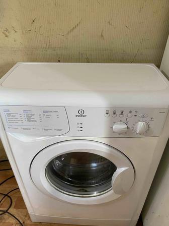 Стиральная машина INDESIT