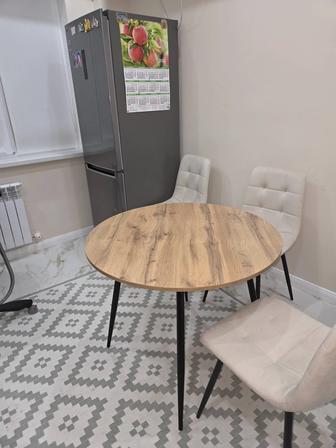 Продается стол