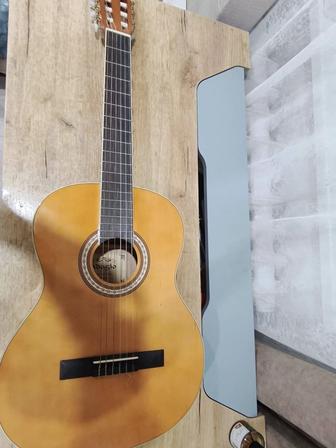 Продам гитару