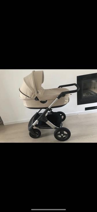 Продам коляску Stokke Trailz