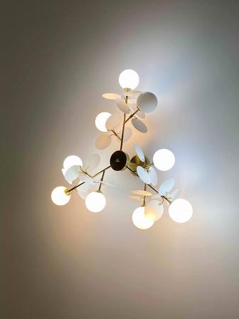 Продам люстру