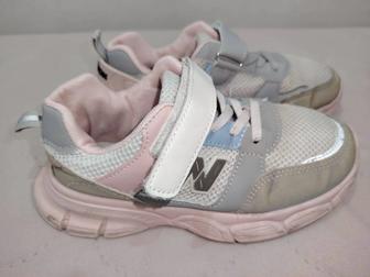 Кроссовки на девочку