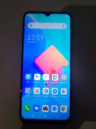 Телефон Tecno Spark 8C 4/64GB в хорошем состоянии. Гарантия