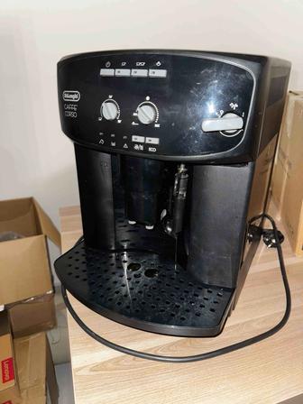 DeLonghi Caff Corso
Автоматическая кофемашина.