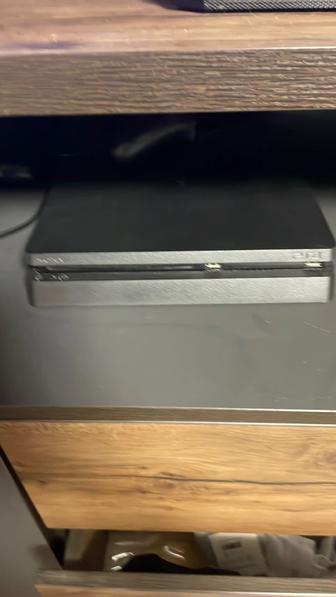 Sony PlayStation 4 slim 1TB