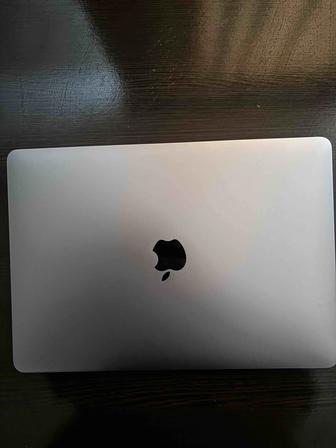 Продаю Macbook Air M1