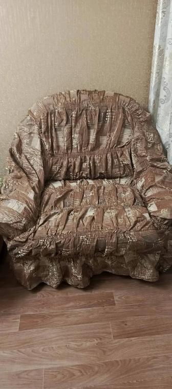 Продам мягкий уголок б/у 3,2,1 в хорошем состоянии дивандеки на весь уголок