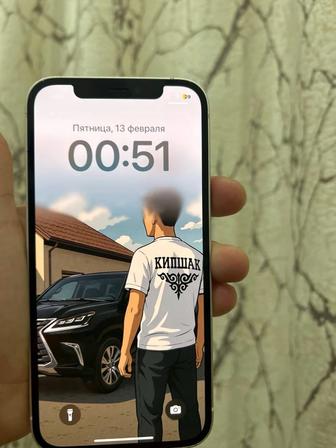 Продам айфон 12