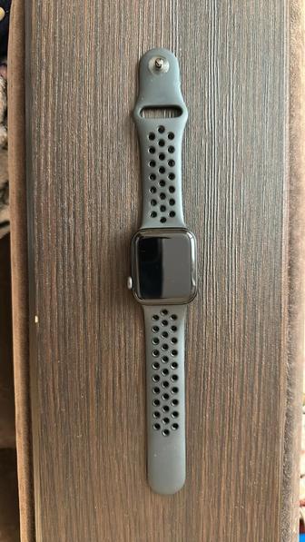 Срочно продам Apple Watch  Nike в очень хорошем состоянии