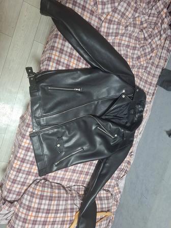 Продам кожаную куртку defacto