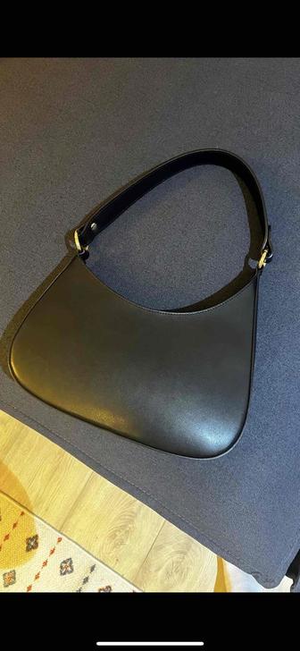 Сумка черная из натуральной кожи