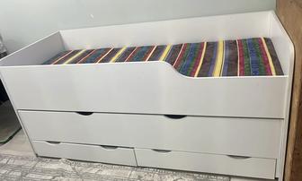 Двухъярусная кровать