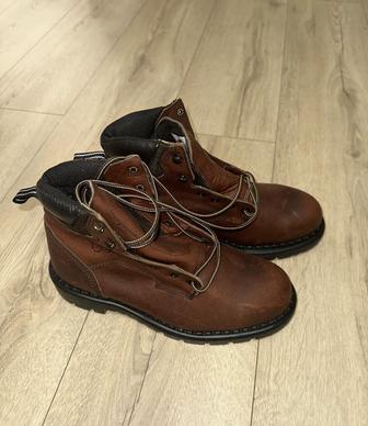 Новые ботинки RedWing