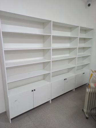 Стеллаж с дверьми