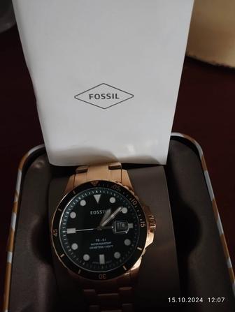 Продам оригинальные часы FOSSIL