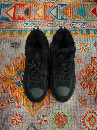 зимние кроссовки