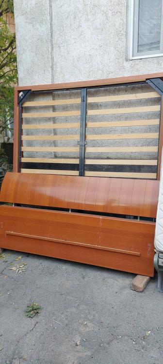 Кровать двуспальная