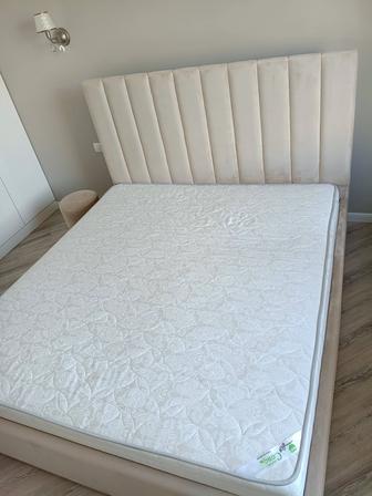 Продам кровать почти новую