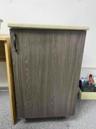 Продам кухонную тумбу