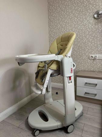 Продам стульчик для кормления Peg Perego Tatamia