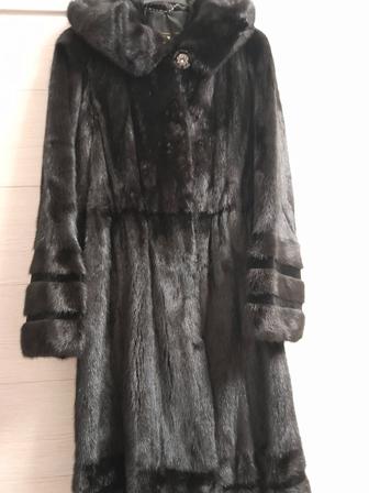 Продам женскую норковую шубу