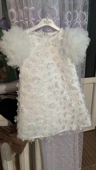 Платья на девочку подойдет на возраст 2,3,4 годика