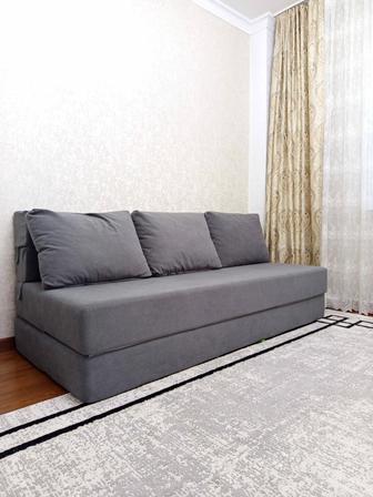 Бескаркасный диван