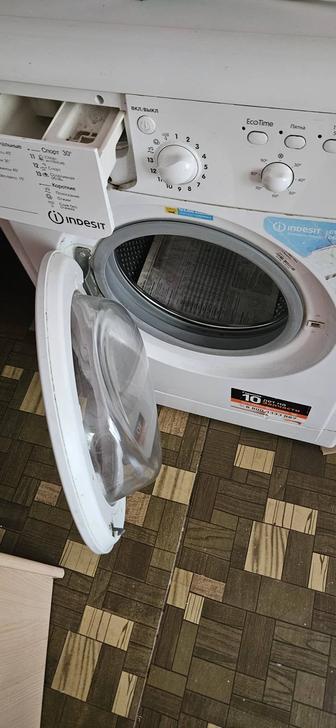 Продам стиральную машину INDESIT