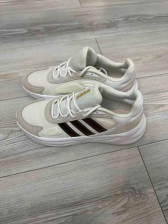 Кроссовки новые adidas