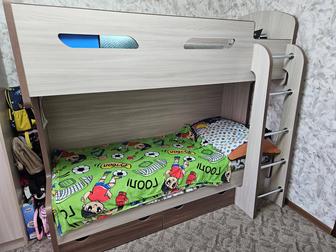 Продам двухъярусную кровать