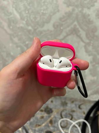 Продам оригинальные наушники Airpods 2