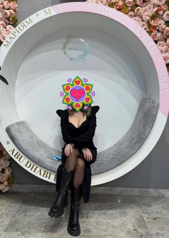 Продам платье футляр.Черное.Размер 42