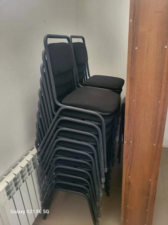 Стулья офисные парты столы ресепшн