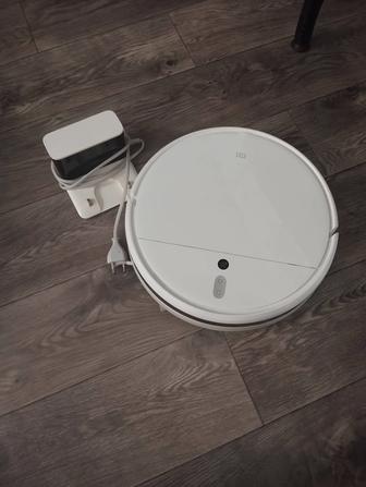 Продается робот- пылесос Mi Robot Vacuum -Mop