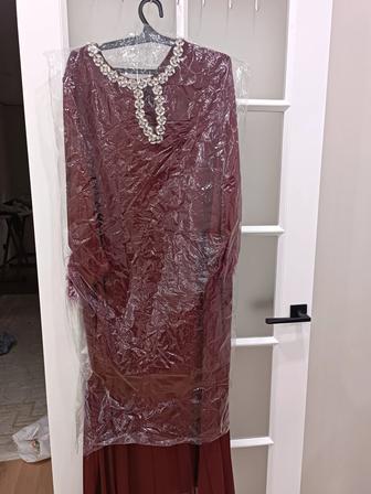 Платье вечернее