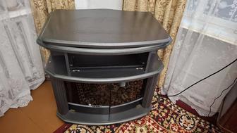 Тумба под телевизор на колесах