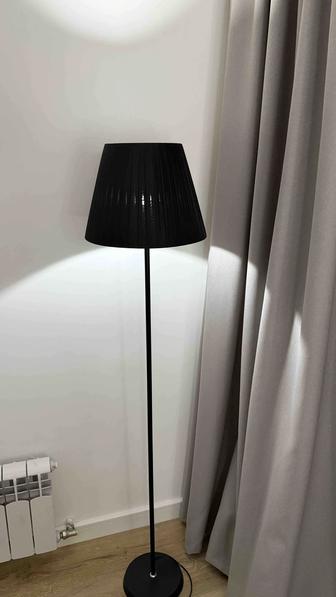 Продам торшер (новый) не подошел по интерьеру